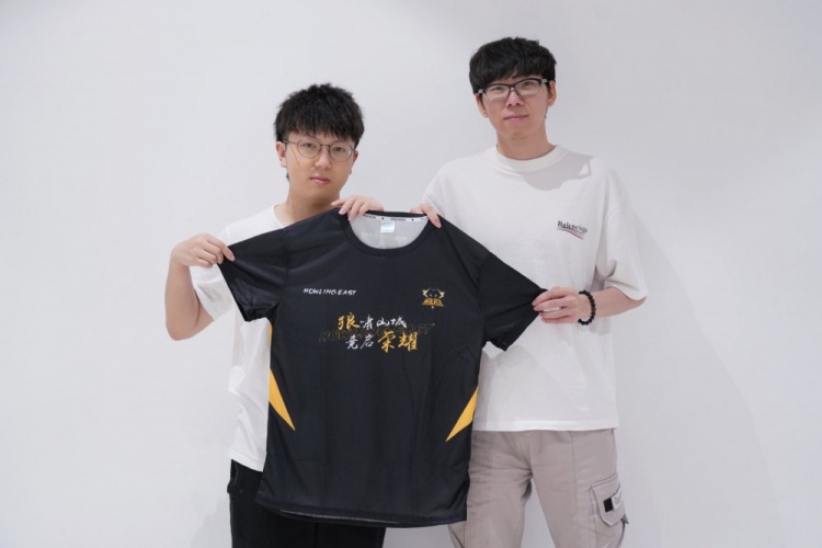 他能吸引年 他能吸引年